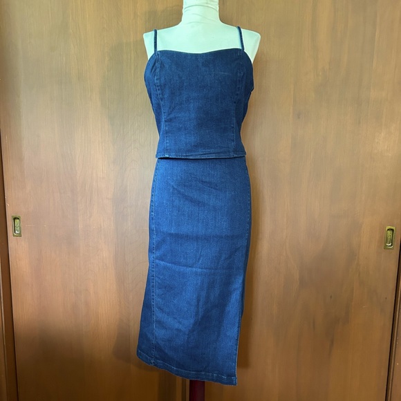 Belle Vere Dresses & Skirts - NWT Belle Vere 2 piece denim skirt and top
